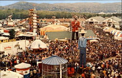 Crowds Enjoy The Carnival Crowds Enjoy The Carnival