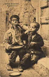 Costumi Napoletani - Boys eating spagetti