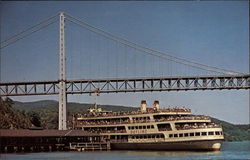 Hudson River Dayliner at Bear Mountain Dock