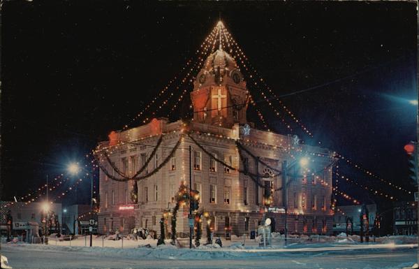 Largest Decorated Man-Made Christmas Tree in Iowa Newton