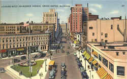 Looking West On Monroe Avenue Looking West On Monroe Avenue