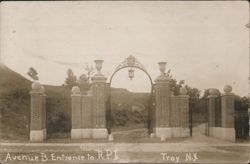 Avenue B Entrance to R.P.I., Troy NY Postcard
