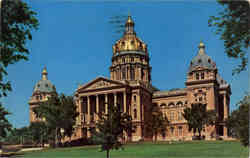 State Capitol Des Moines, IA Postcard Postcard