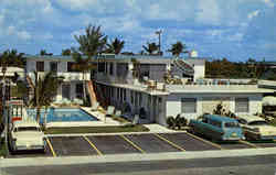 Seacomber Motel Apartments, 4625 North Ocean Drive Postcard