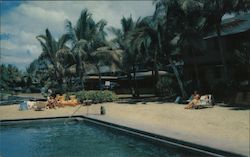 Lovely Kona inn and pool at Kailua, Hawaii Postcard