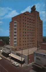 'Town House' hotel near Fairfax airport. Color photo. Postcard