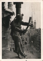 View from the carillon of the city hall to the Marienplatz square Postcard