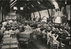 LA BENEDICTINE A FECAMP - LA SALLE D'ETIQUETAGE Postcard