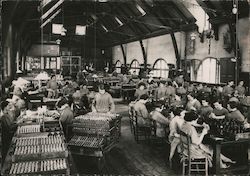 LA BENEDICTINE A FECAMP - LA SALLE D'ETIQUETAGE Postcard