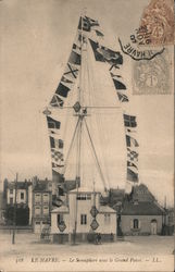 Le Semaphore Avee le Grand Pavoi Postcard