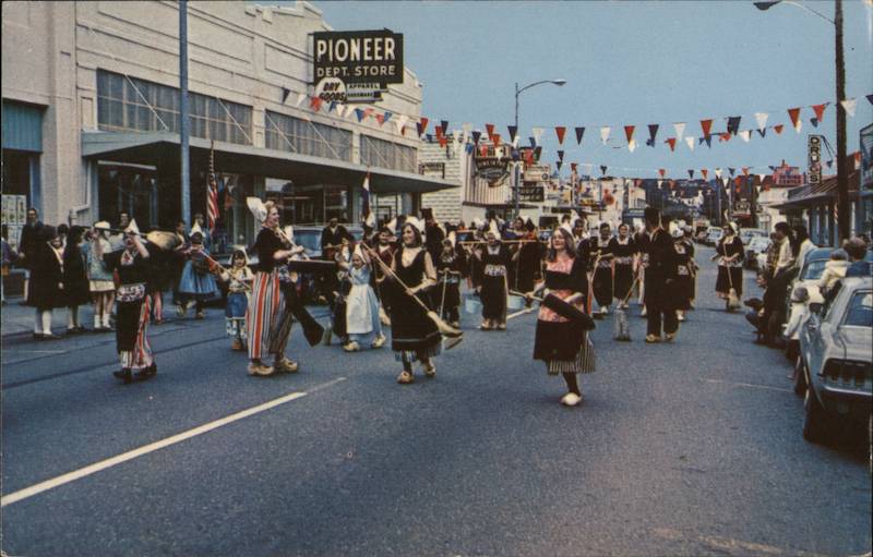 Holland Happening Oak Harbor, WA Postcard