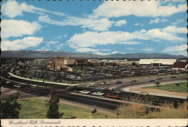 Woodland Hills Promenade Shopping Center California