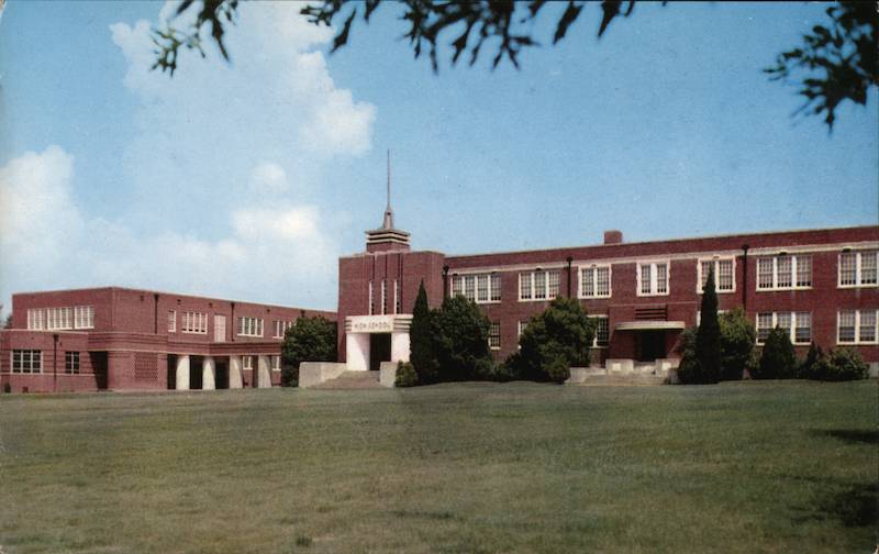 Junior High School Tupelo, MS Postcard