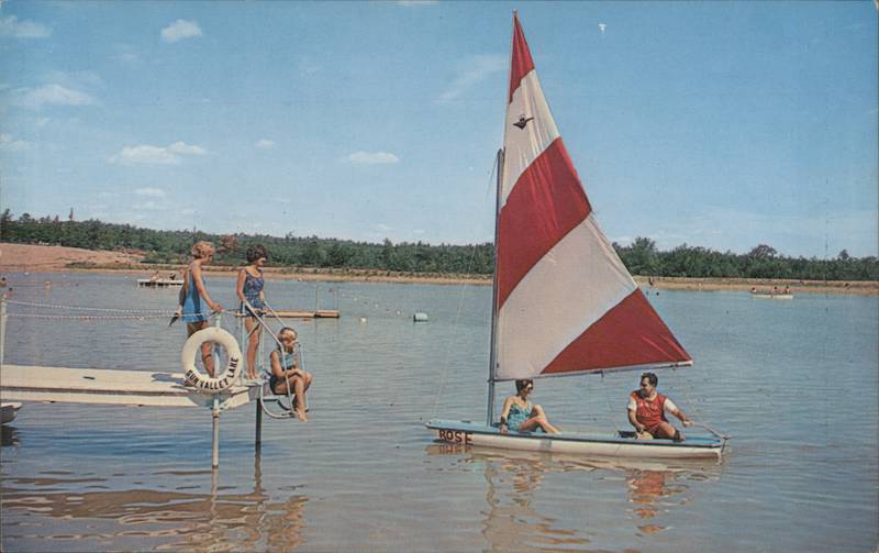 Sun Valley Lake Effort, PA Postcard