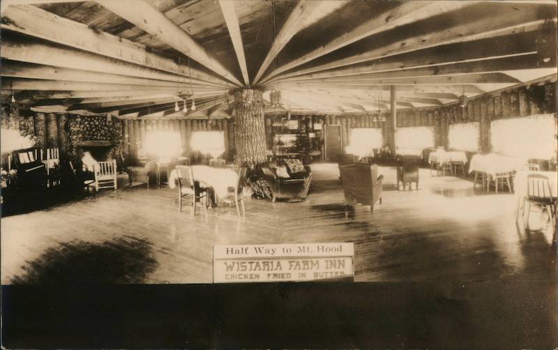 Dining Room in Wistaria Farm Inn Cherryville Oregon