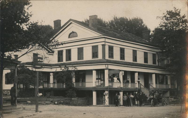 Hotel, 1910 Crescent New York