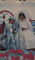 Smallest Man and Woman Wed Postcard