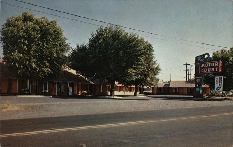 Pilot Butte Motor Court Bend, OR Postcard