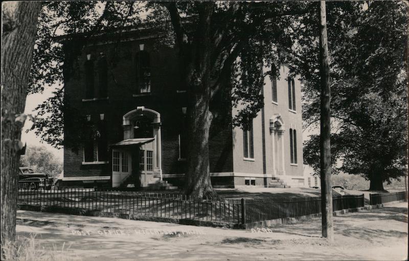 Post Office Wiscasset, ME Postcard