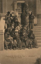 Hospice St. Vincent de Paul - Groupe de vieillards Postcard