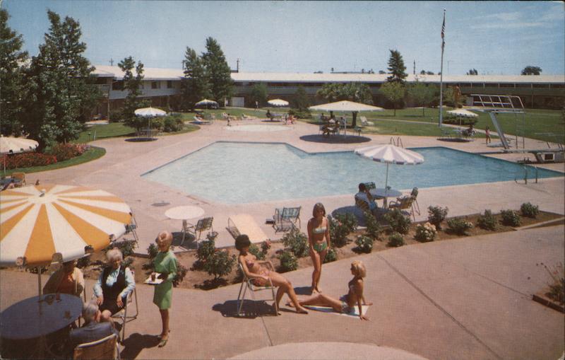 Swimming Pool at The Sacramento Inn California