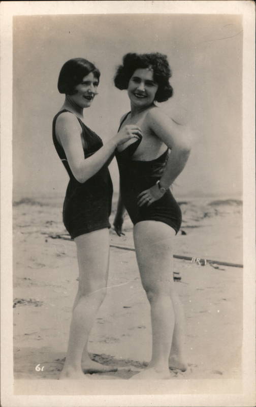 Flapper Women in bathing suits Swimsuits & Pinup