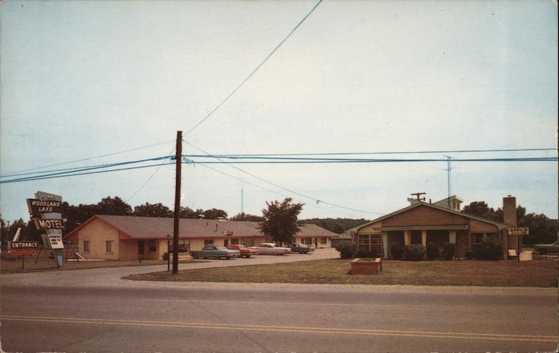 Burk's Woodland Lake Motel Brighton, MI Postcard