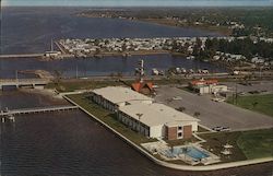 Howard Johnson's Seafaring Motor Lodge Postcard