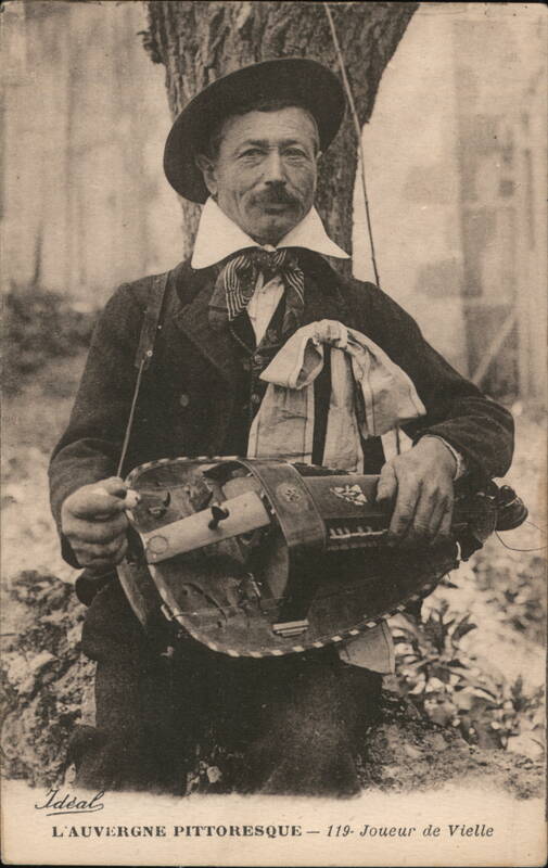 L'Auvergne Picturesque Joueur de Vielle France Organ Grinders