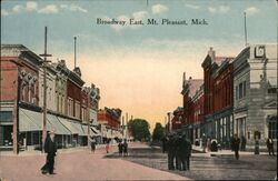 Broadway East, Mt. Pleasant, Mich. Postcard