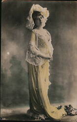 Vintage French Actress Kara, Reutlinger Studio Portrait Postcard Postcard