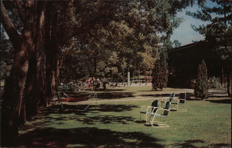 Multnomah Lodge Lawn, Wisconsin Dells, WI