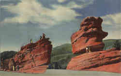 North Vista of the Balanced and Steamboat Rocks in the Garden of the Gods Postcard
