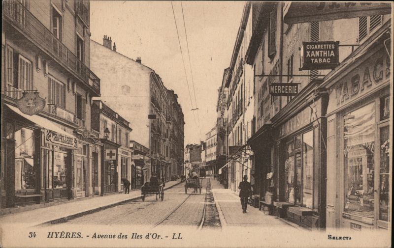 Avenue des Iles d'Or, Hyères, France