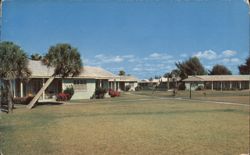 Grass Court and Cottages at Gulf and Bay Club, Siesta Key Postcard