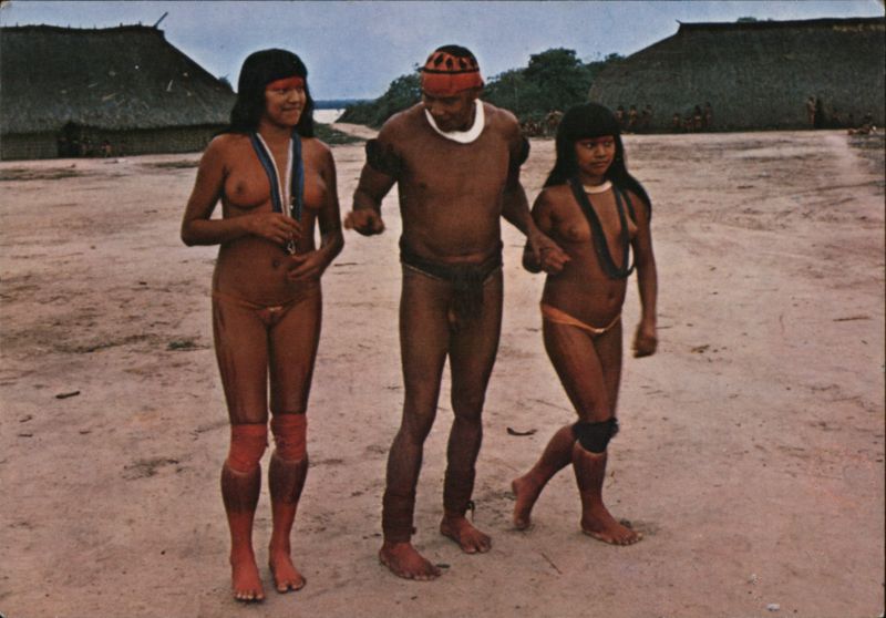 Indios Pariot taking the Pariot women to Yamurikuma Brazil
