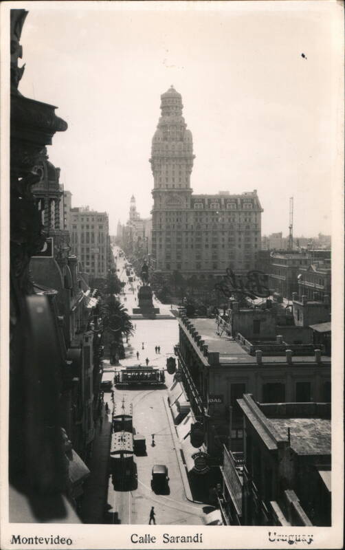 Calle Sarandi, Montevideo Uruguay