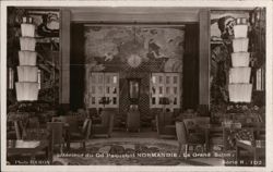 Intérieur du Gd Paquebot NORMANDIE, Le Grand Salon Postcard