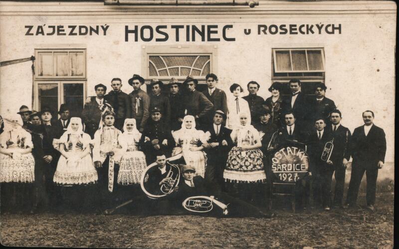 Group Photo at the Zajezdny Hostinec u Roseckych, 1927 Sardice Czech Republic