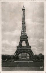 Eiffel Tower, Paris France Postcard