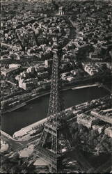 Paris, Aerial View of Eiffel Tower & Arc de Triomphe Postcard