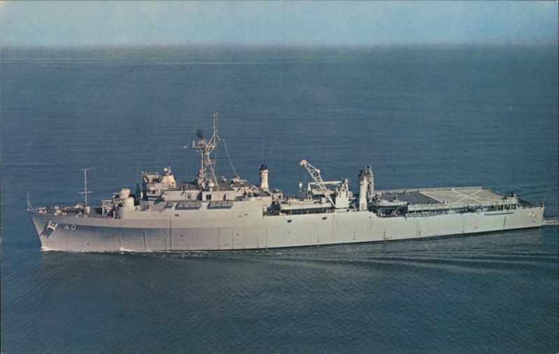 U.S.S. Fort Fisher (LSD-40) at Sea Ships