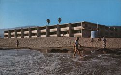 Surf Apartments, World's Safest Beach, Carpenteria Postcard