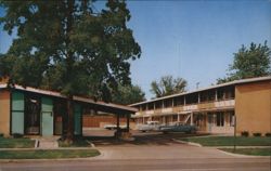 Howard Johnson Motor Lodge, 1025 5th St. Postcard