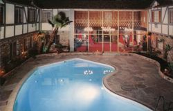 Cockatoo Hotel and Restaurant, Hawthorne, CA Postcard