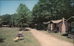 Maple Lodge Motor Court, North Woodstock, NH Postcard