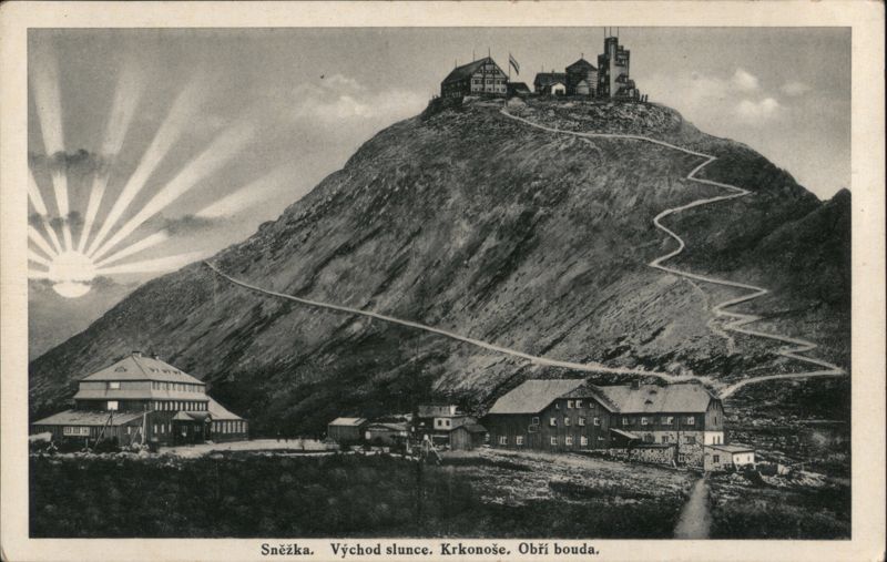 Sněžka. Východ slunce. Krkonoše. Obří bouda. Czechoslovakia