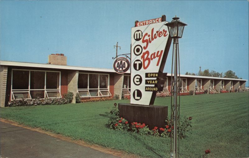 Silver Bay Motel Entrance and Rooms, Silver Bay, Minnesota