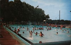 Municipal Swimming Pool at Kingsbury Park, Defiance, OH Postcard