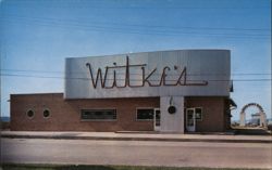 Witke's Restaurant Overlooking Clear Lake, Iowa Postcard